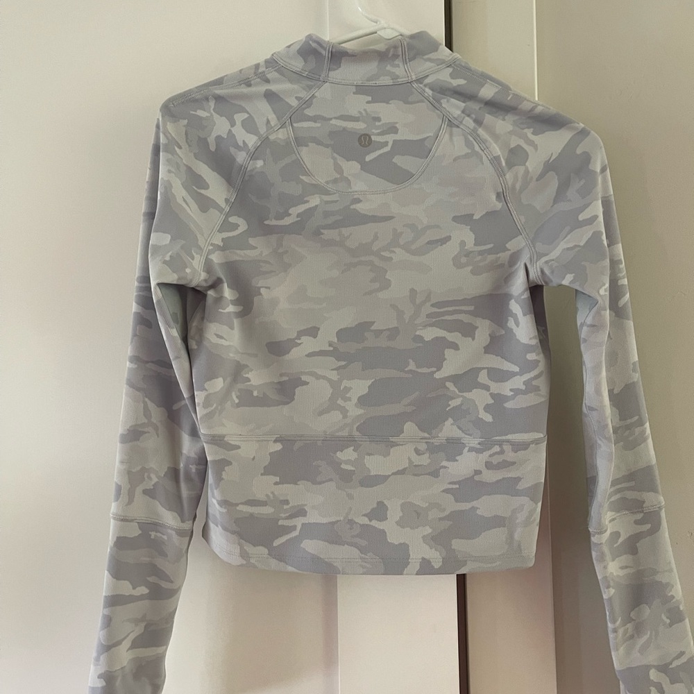 Lululemon cropped half zip camo pullover